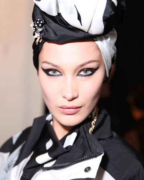 Το απόλυτο ’60s cat-eye look (Marc Jacobs)