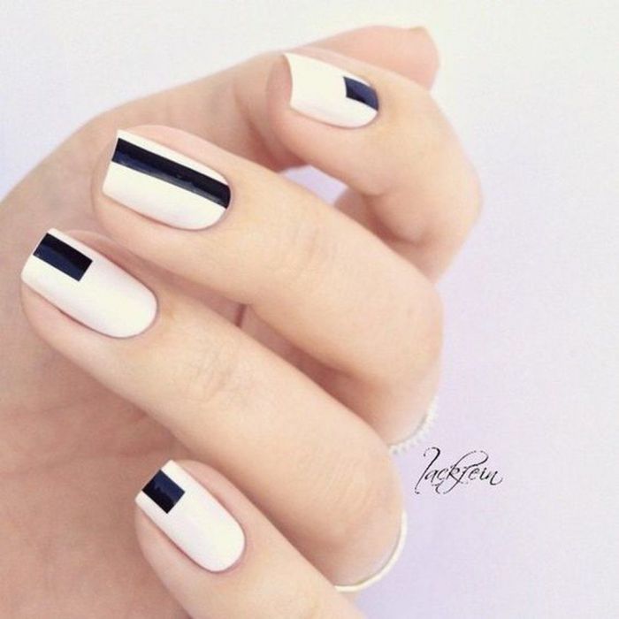 Black and White: 14 cool σχέδια για το μανικιούρ σου!