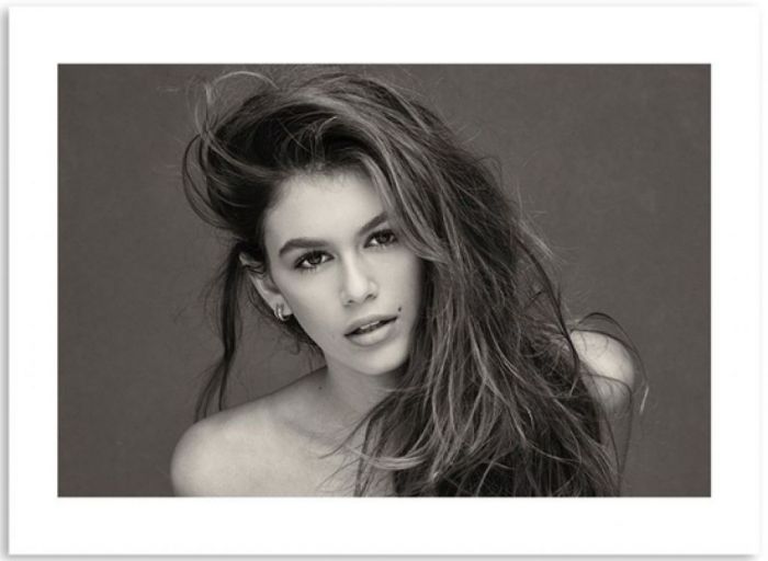 H Cindy Crawford δεν χόρτασε με μία καριέρα και είπε... να ξαναγεννηθεί!