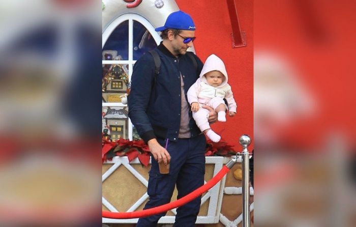 Η κόρη της Irina Shayk και του Bradley Cooper μεγάλωσε και είναι ίδια ο μπαμπάς της (φωτογραφίες)