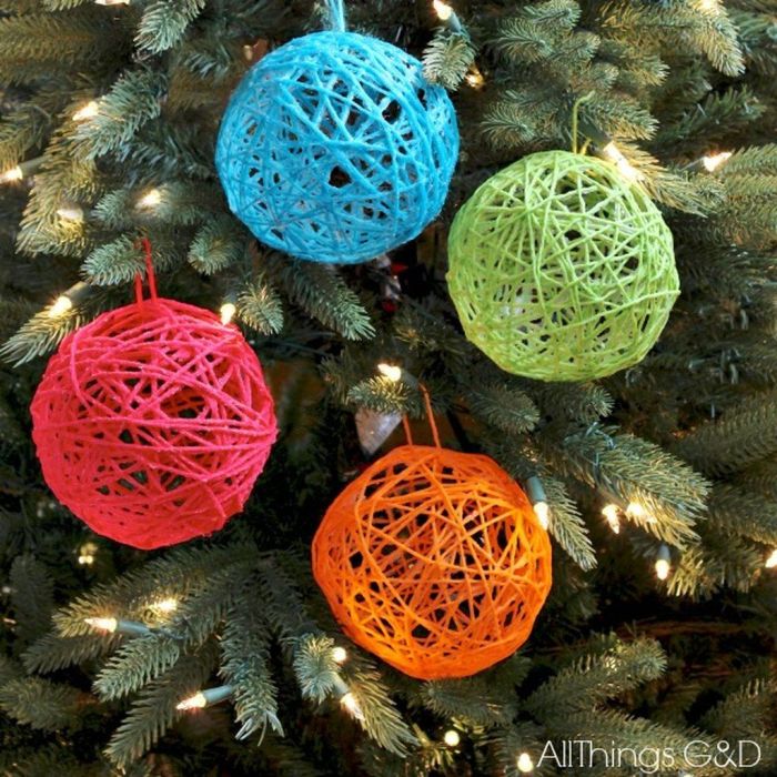 DIY: Πώς θα φτιάξεις δικές σου (πρωτότυπες) μπάλες για το χριστουγεννιάτικο δέντρο