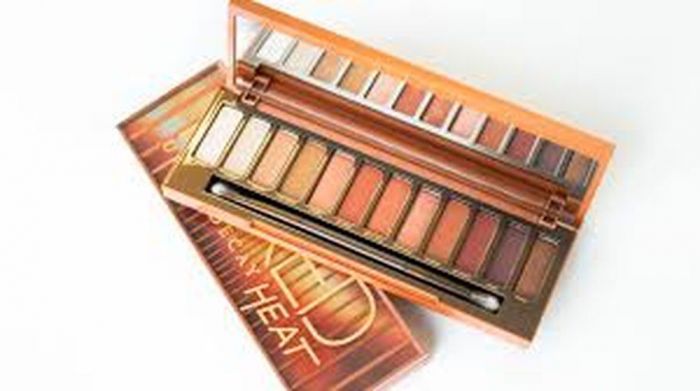 Παλέτα σκιών Urban Decay Naked Heat Palette