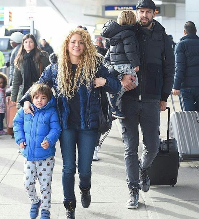 Τα προβλήματα πέρασαν: Οι φωτογραφίες της Shakira από τις οικογενειακές της διακοπές