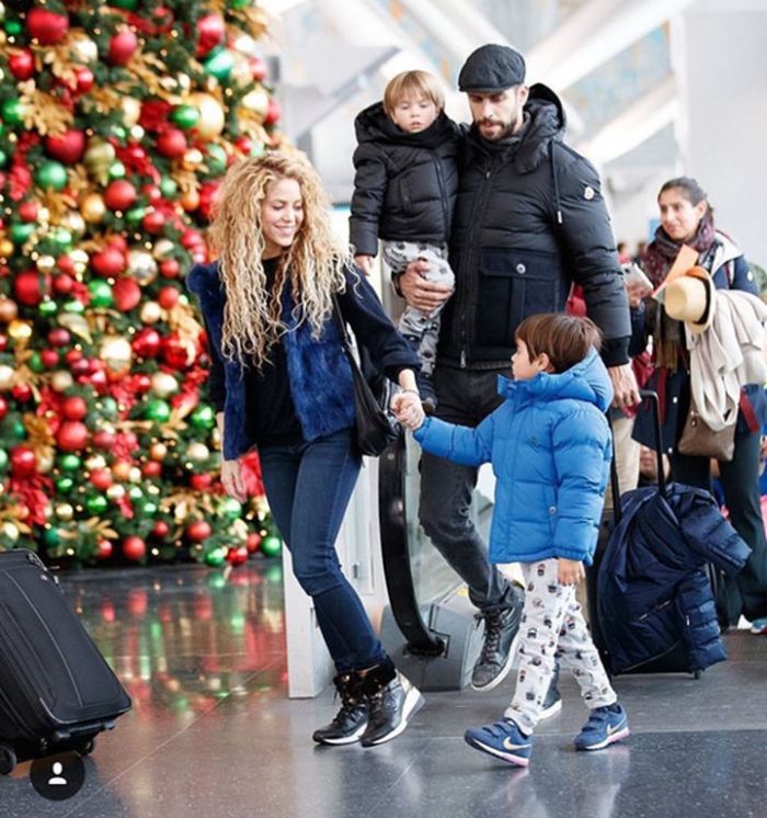 Τα προβλήματα πέρασαν: Οι φωτογραφίες της Shakira από τις οικογενειακές της διακοπές