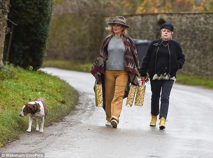 H Kate Moss πάχυνε (αρκετά): Δες την τελευταία της εμφάνιση