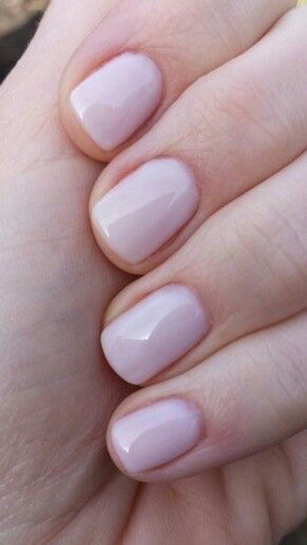 Τα nude νύχια δεν θα φύγουν ποτέ από τη μόδα...