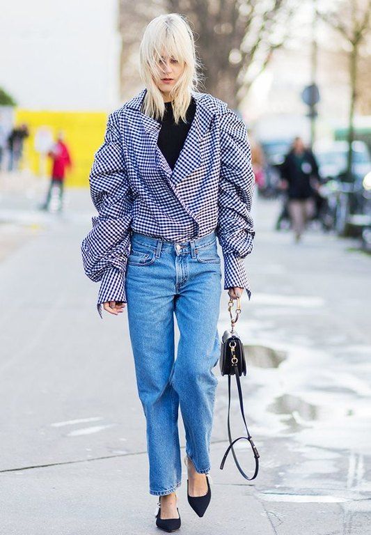 Κάνοντας layering με πουκάμισο και basic top