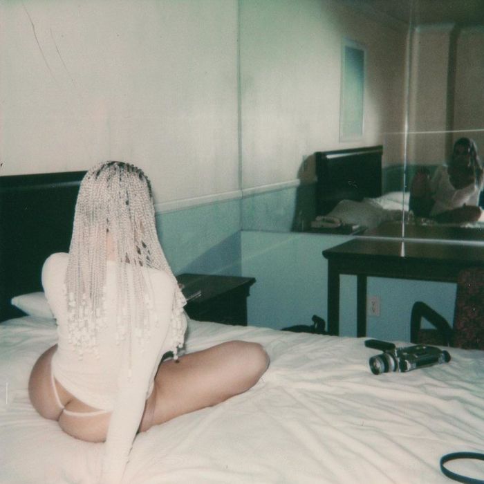 Δεν είναι hackers! Η Kim Kardashian πόσταρε νέες (ημί)γυμνες φωτογραφίες
