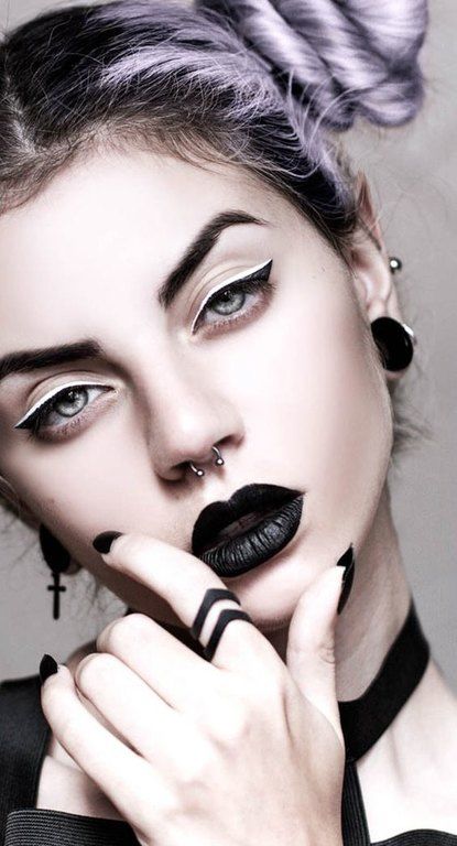 Double eyeliner: To νέο trend στην κατηγορία του μακιγιάζ