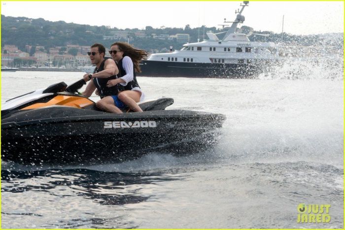 Fifty Shade Freed: Δες τις νέες φωτογραφίες που κυκλοφόρησαν λίγο πριν την επίσημη πρεμιέρα του