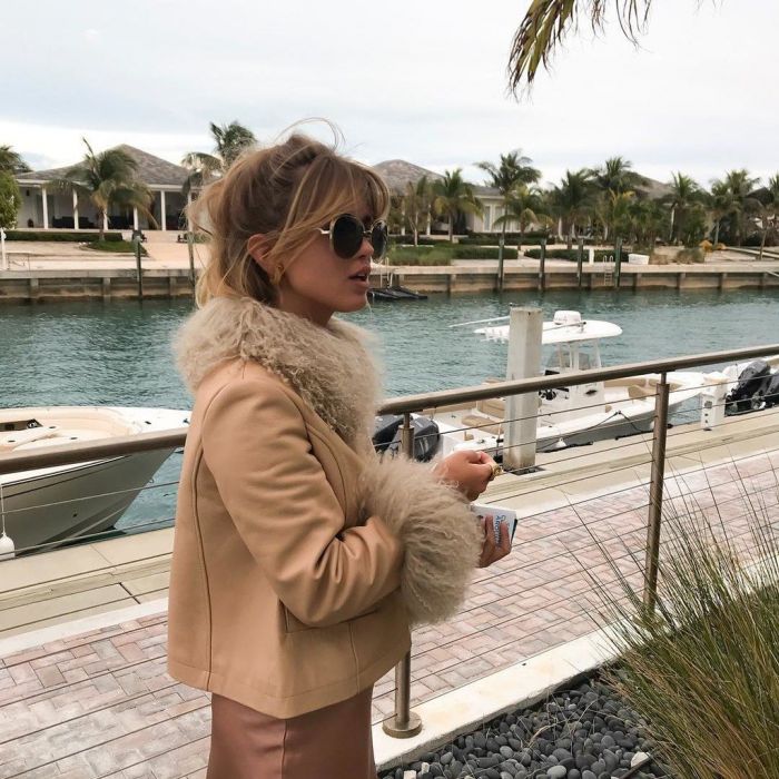 Αυτή η blogger είναι ίδια με την Brigitte Bardot και πολύ μας αρέσει