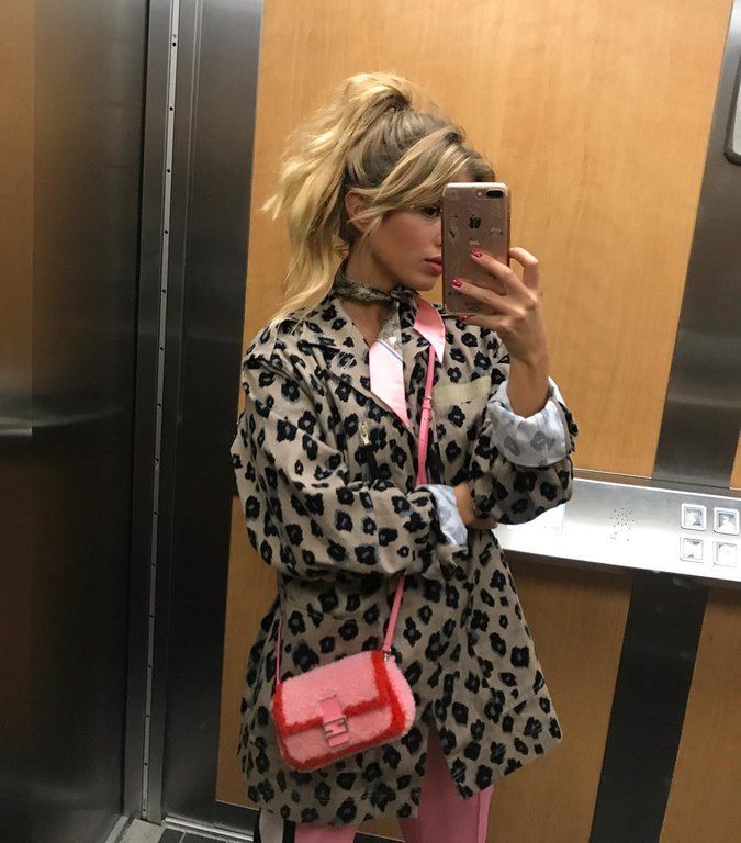 Αυτή η blogger είναι ίδια με την Brigitte Bardot και πολύ μας αρέσει