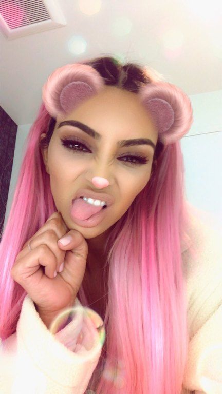 Η Κim Kardashian άλλαξε εντελώς τα μαλλιά της (part 6356456)