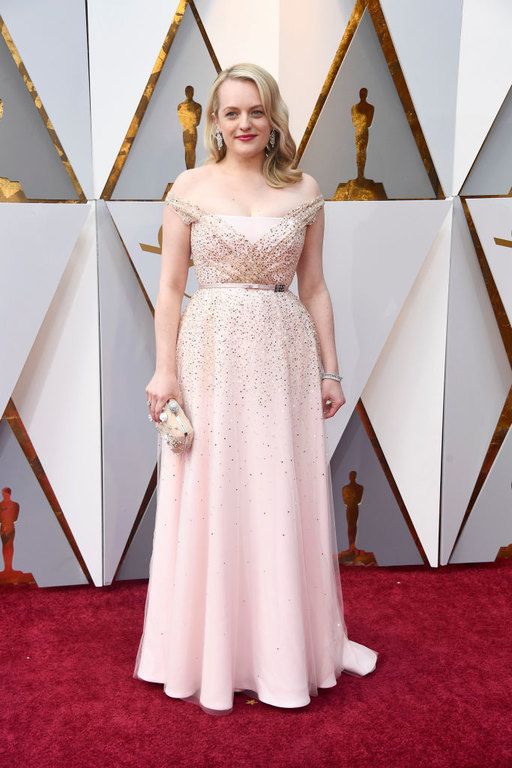 Η Elisabeth Moss με φόρεμα Christian Dior