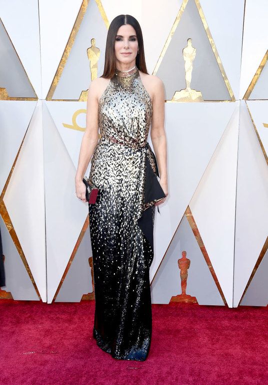 H Sandra Bullock με φόρεμα Louis Vuitton