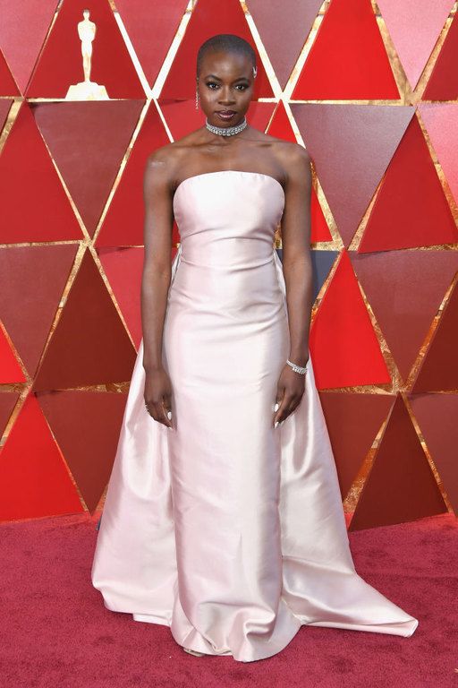 H Danai Gurira με φόρεμα Gabriela Hearst