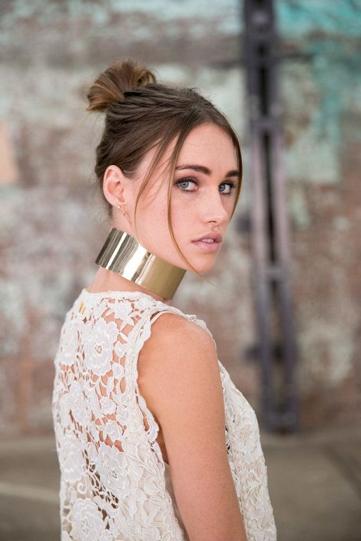 Χαλαρός κότσος σινιόν ή αλλιώς Messy bun