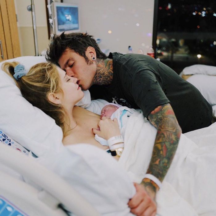 Η Chiara Ferragni γέννησε και αυτή είναι πρώτη φωτογραφία με τον γιο της στο Instagram