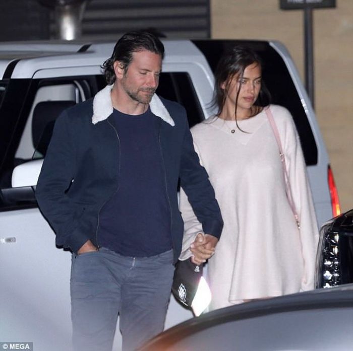 Irina Shayk: Η νέα της εμφάνιση με τον Bradley και οι φήμες περί εγκυμοσύνης