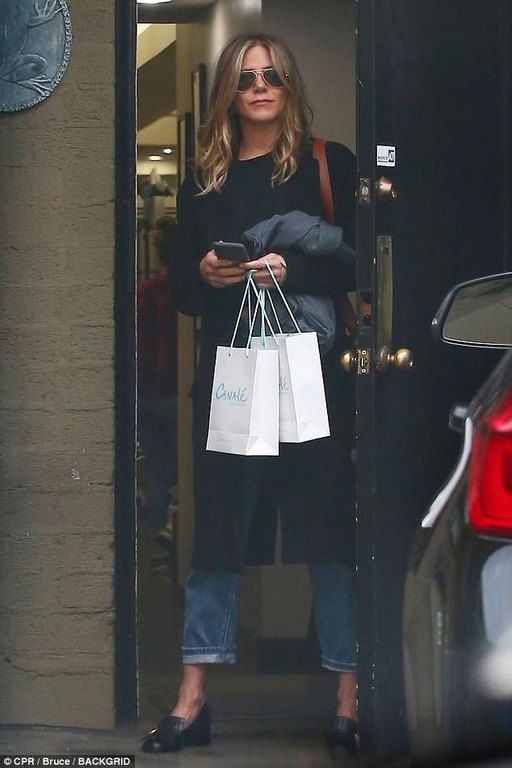 Μία υπόκλιση για την Jennifer Aniston και τη νέα της νεανική εμφάνιση!
