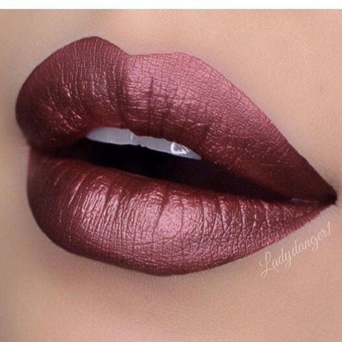 Metallic Lips: Η τάση του καλοκαιριού για να αναβαθμίσεις το μακιγιάζ σου