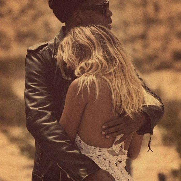 Μικρό σοκ! H Beyonce ποζάρει γυμνή στην αγκαλιά του Jay- Z: Οι φωτογραφίες που πρέπει να δεις