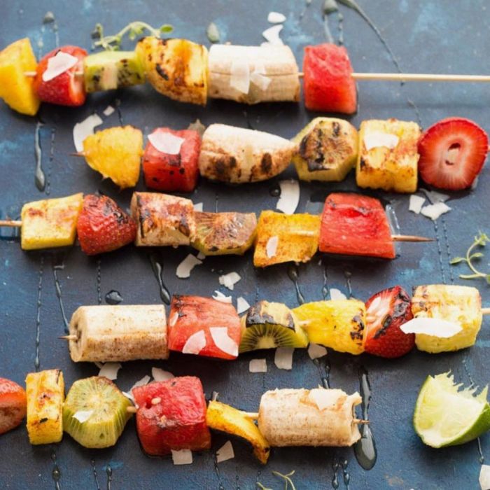 Ψητά φρούτα στο grill σε σουβλάκι ή σαλάτα: Η τέλεια καλοκαιρινή ιδέα για να γλυκαθείς