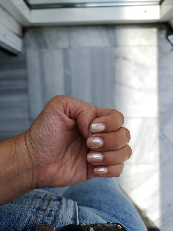 Mirror nails : Ιδέες για να δοκιμάσεις αυτό το κάτι διαφορετικό στα νύχια σου