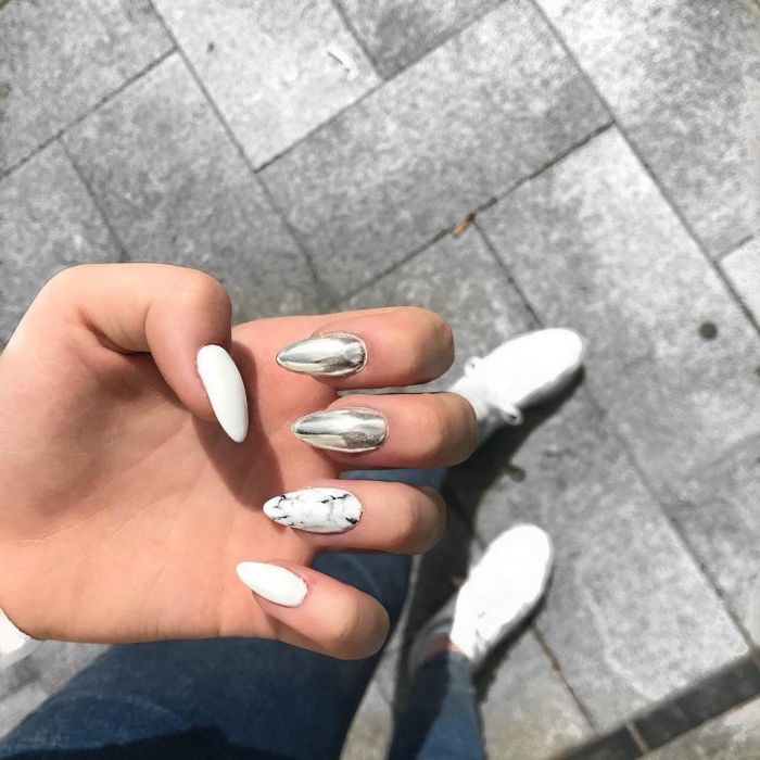 Mirror nails : Ιδέες για να δοκιμάσεις αυτό το κάτι διαφορετικό στα νύχια σου