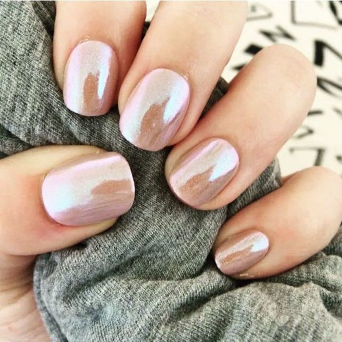 Mirror nails : Ιδέες για να δοκιμάσεις αυτό το κάτι διαφορετικό στα νύχια σου