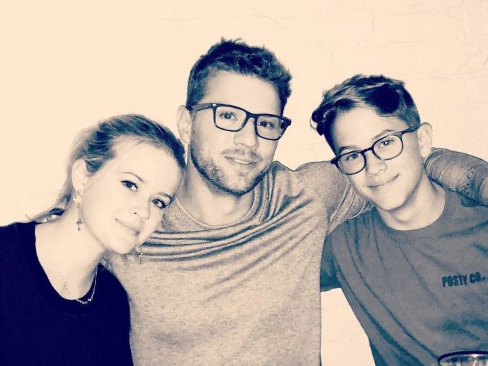 O πόθος μας στα 90s Ryan Phillippe γίνεται 44 ετών και ο γιος του είναι κλόνος του!