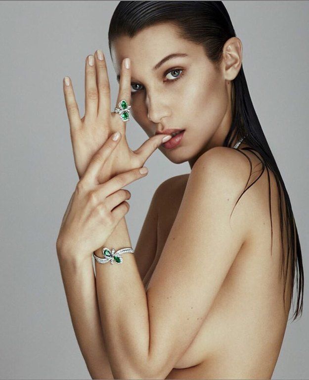 10 φορές που η Bella Hadid εμφανίστηκε -σχεδόν- γυμνή στο Instagram και «έκανε χαμό»