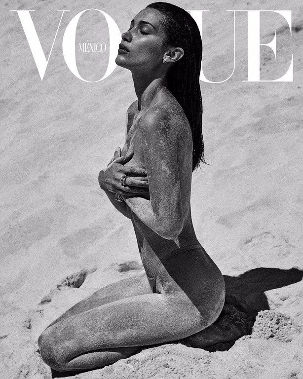 10 φορές που η Bella Hadid εμφανίστηκε -σχεδόν- γυμνή στο Instagram και «έκανε χαμό»