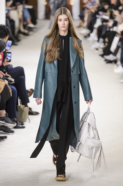 Δερμάτινο (Loewe)