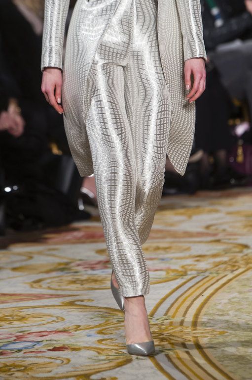 Ασημί, Yudashkin F/W 2018