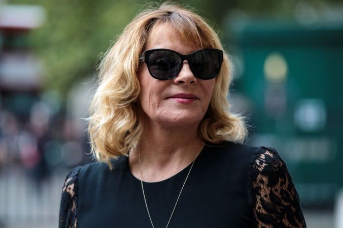 Αγνώριστη σε πρόσφατη έξοδο η Kim Kim Cattrall, η σέξι Samantha Jones του Sex and the City
