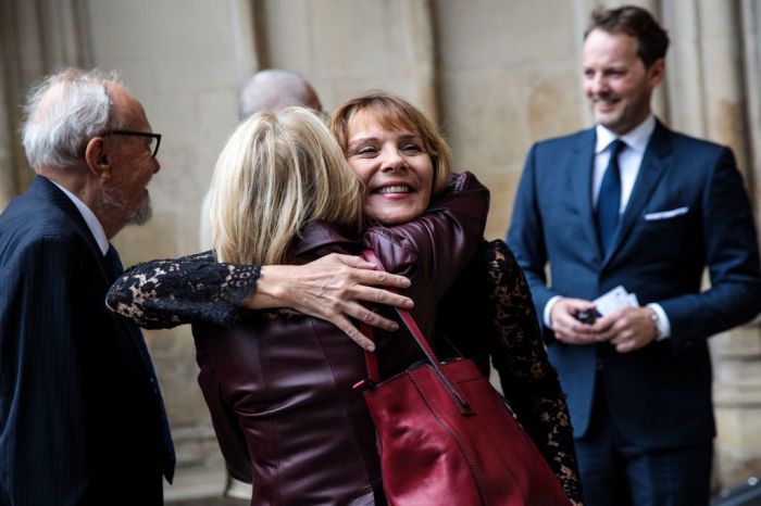 Αγνώριστη σε πρόσφατη έξοδο η Kim Kim Cattrall, η σέξι Samantha Jones του Sex and the City