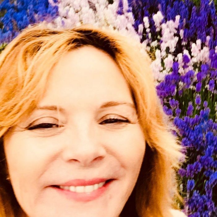 Αγνώριστη σε πρόσφατη έξοδο η Kim Kim Cattrall, η σέξι Samantha Jones του Sex and the City