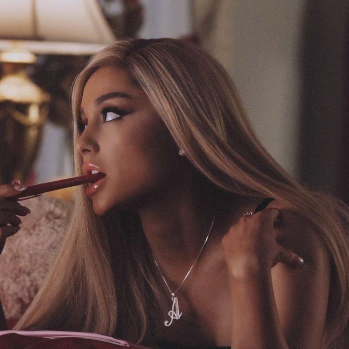Το throwback post της Ariana Grande θα σε κάνει να δακρύσεις