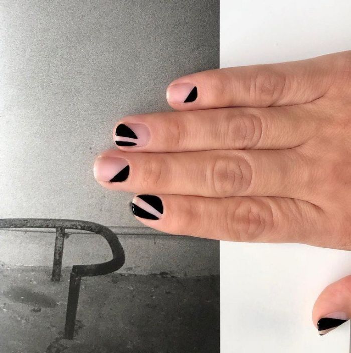 10 minimal nail art που μπορείς να κάνεις απόψε το βράδυ!