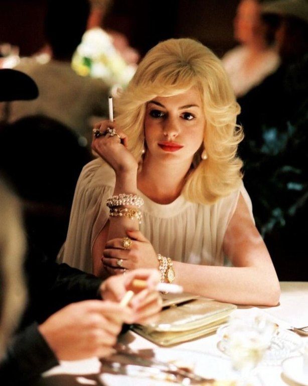 H Anne Hathaway έκανε μία major αλλαγή για τον χειμώνα και παίρνει όλα μας τα like
