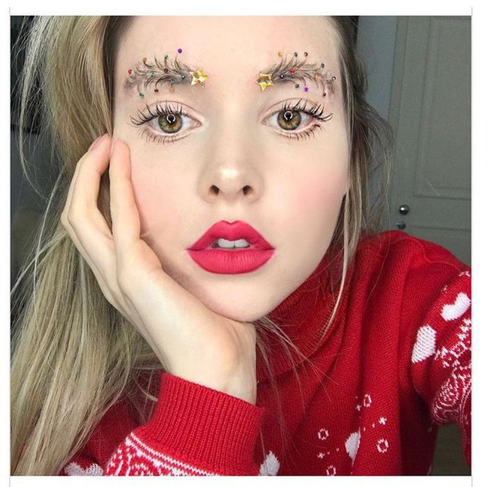 Όχι! Όχι! ΟΧΙ! Τα #ChristmasTreeEyebrows επέστρεψαν...