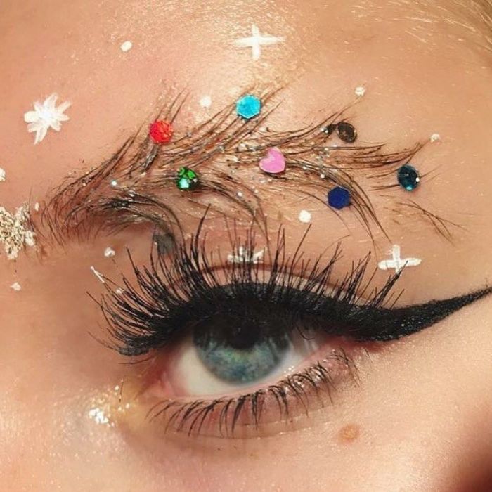 Όχι! Όχι! ΟΧΙ! Τα #ChristmasTreeEyebrows επέστρεψαν...