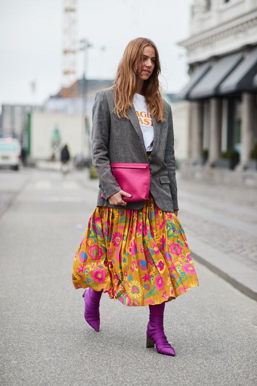 Τόλμησε το mix&match: ένα preppy σακάκι με μία gipsy φούστα είναι ένας πρώτης τάξεως συνδυασμός για να το εφαρμόσεις στα καθημερινά σου looks.
