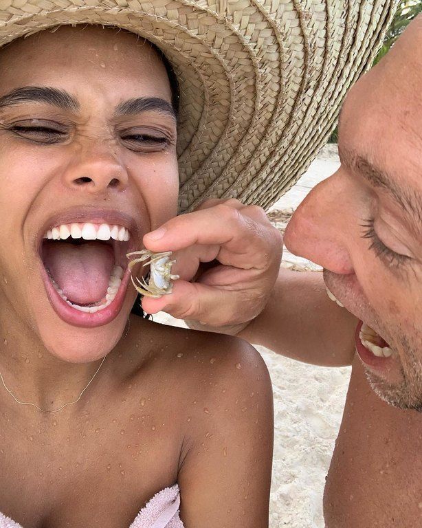 Η διάδοχος της Bellucci ποζάρει με φουσκωμένη κοιλιά και Cassel επιβαιώνει την εγκυμοσύνη (video)
