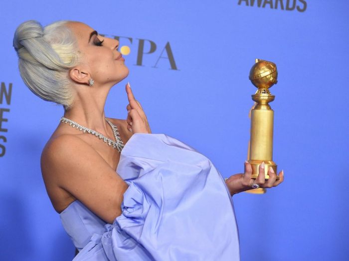 Χρυσές Σφαίρες 2019: Η αντίδραση της Lady Gaga στη νίκη της κάνει το γύρο του κόσμου