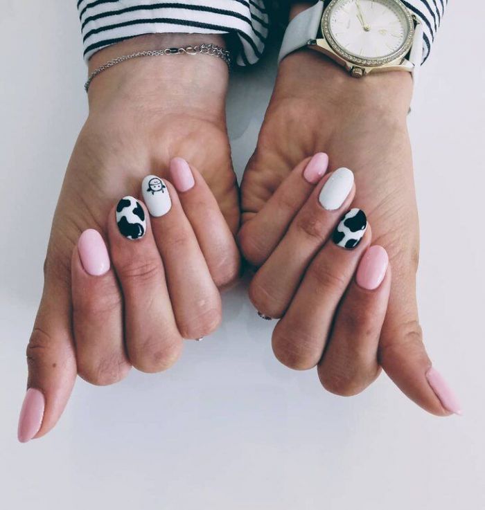 Κανένα leopard print! Το πιο hot nail art για εμάς είναι το #CowNails