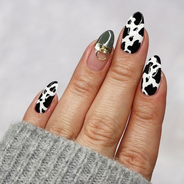 Κανένα leopard print! Το πιο hot nail art για εμάς είναι το #CowNails