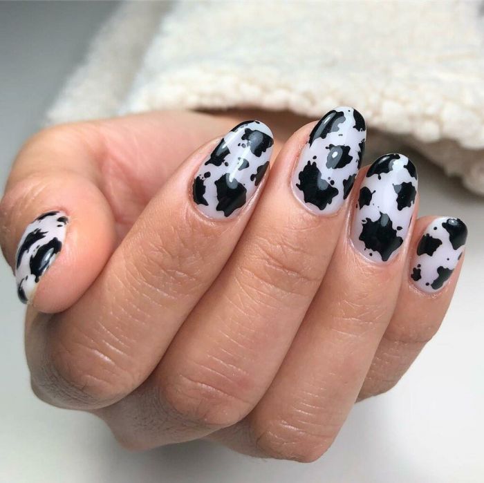 Κανένα leopard print! Το πιο hot nail art για εμάς είναι το #CowNails