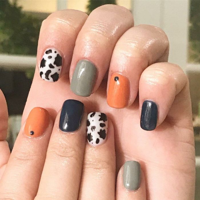 Κανένα leopard print! Το πιο hot nail art για εμάς είναι το #CowNails